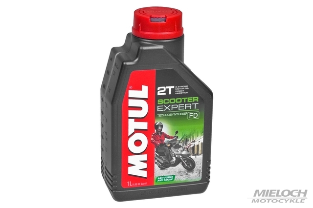 Olej silnikowy Motul Scooter Expert 2T, 1 litr (półsyntetyczny)